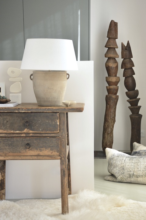 livasia pilier en bois avec sculpture de Bali, fait main et durable, support pot, pilier décoratif, piédestal, marron (60 cm